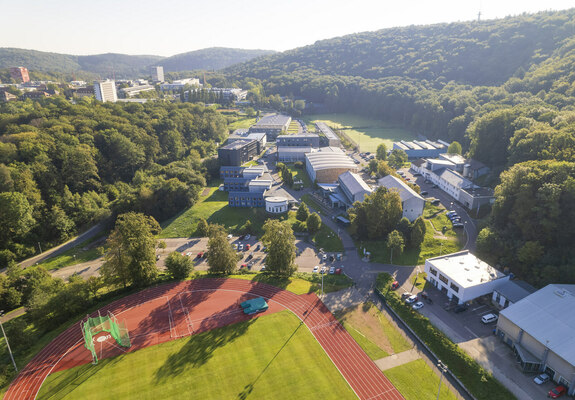 [Translate to English:] Ansicht aus der Vogelperspektive auf den Sportcampus Saar