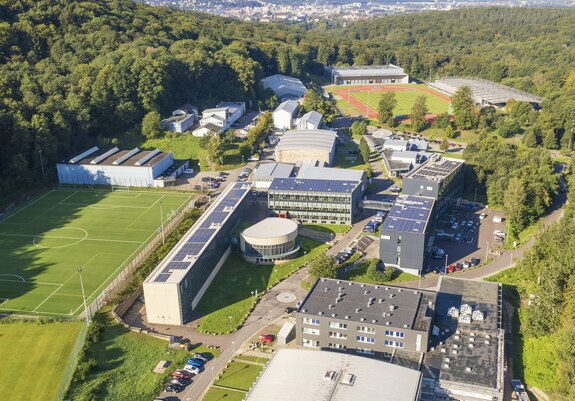 [Translate to English:] Vogelperspektive auf den Sportcampus Saar