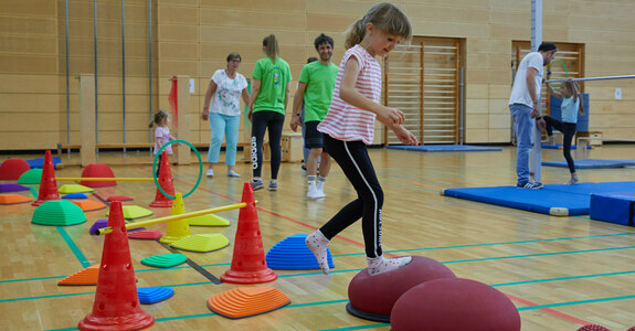 Children's gymnastics in the hall